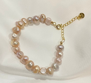 Elizabeth Freshwater Pearl Bracelet - image