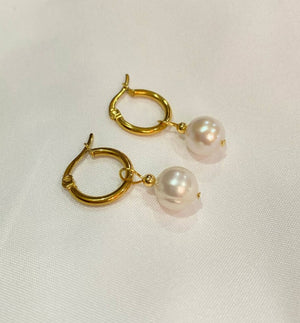 Aurora Gold Freshwater Earrings - image